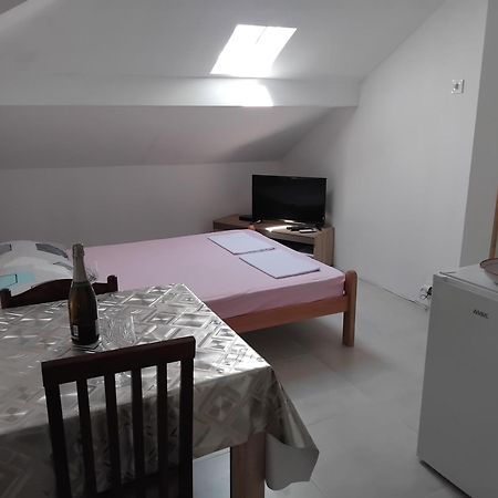 טיווט Apartments Maki מראה חיצוני תמונה