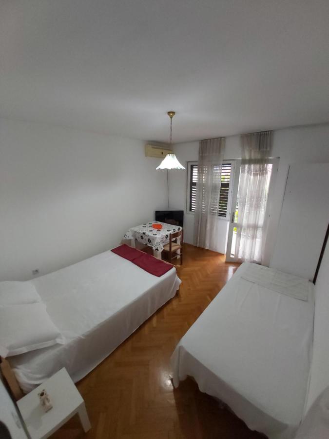 טיווט Apartments Maki מראה חיצוני תמונה