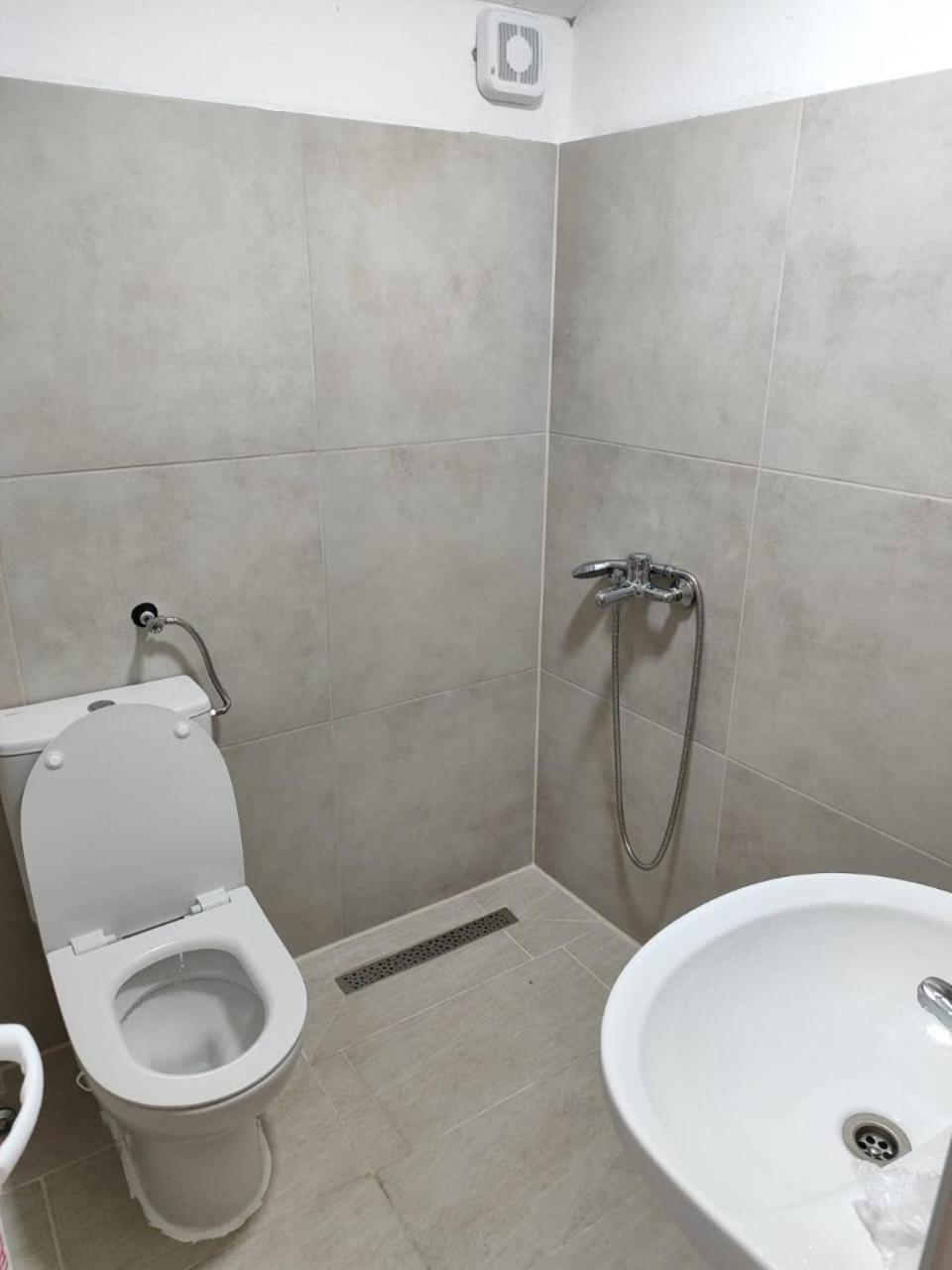 טיווט Apartments Maki מראה חיצוני תמונה