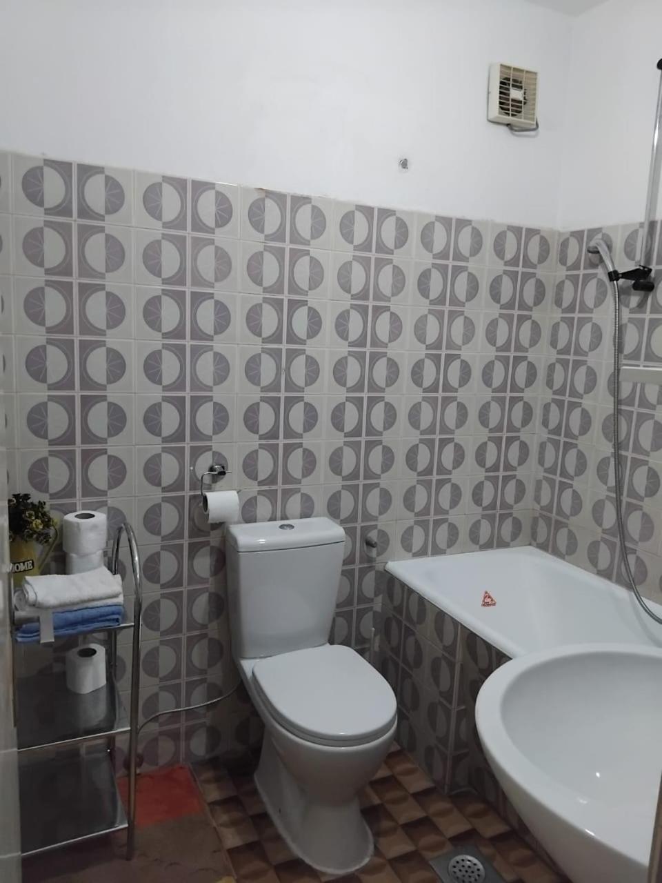טיווט Apartments Maki מראה חיצוני תמונה